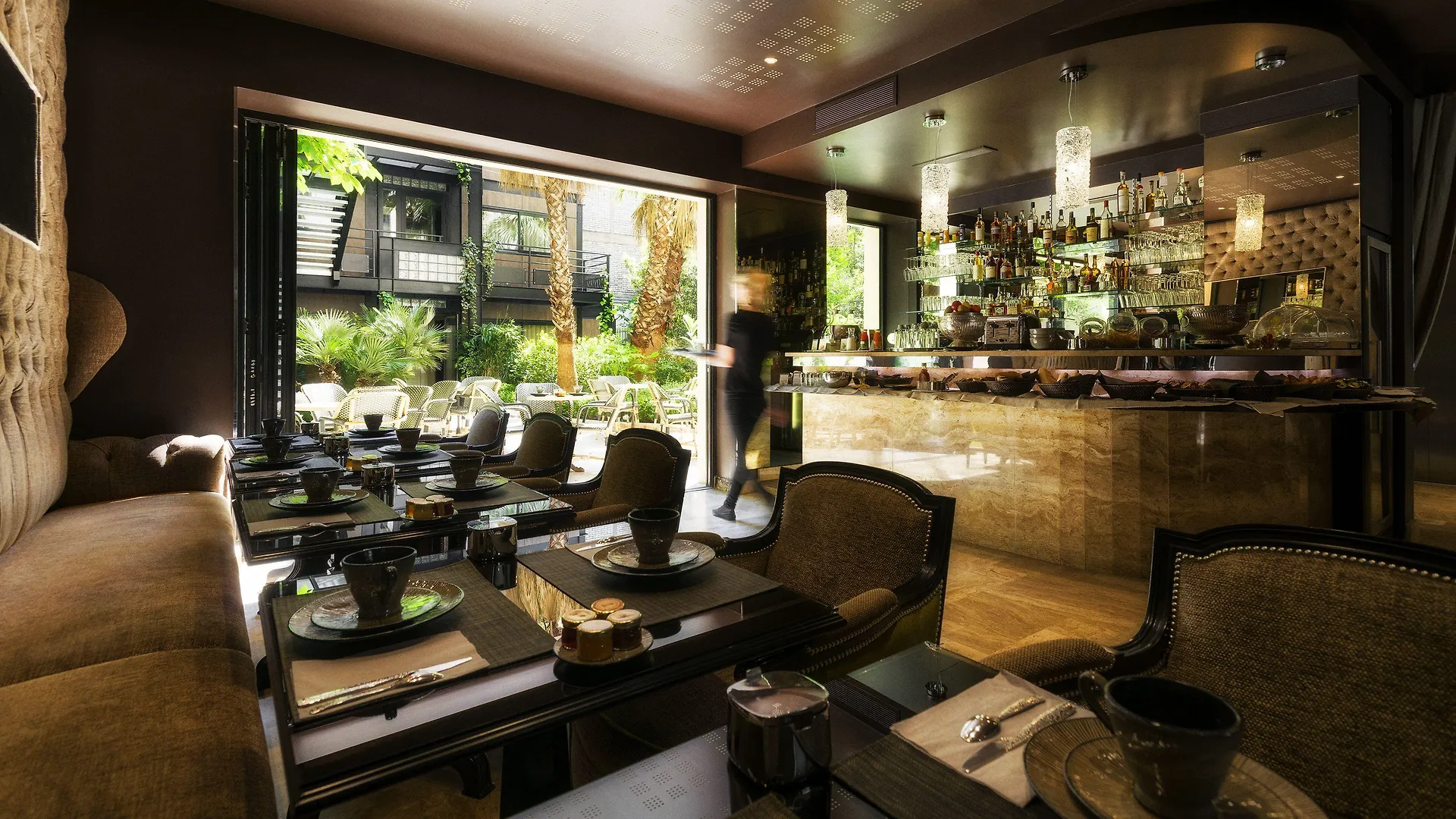 15 Romantic Hotels in Pigalle Worth Booking