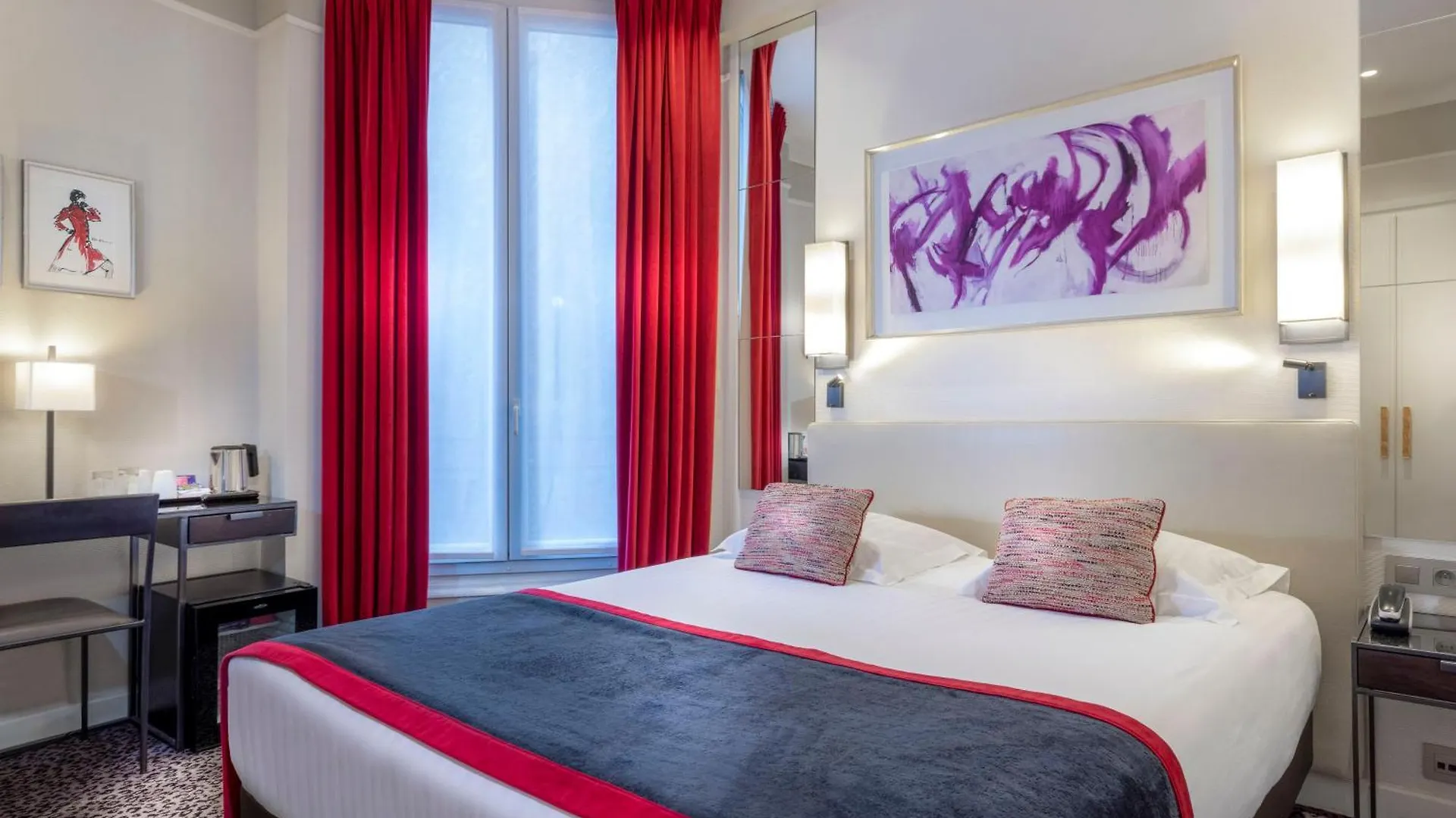 Staying In Champs-Élysées: 15 Business Hotels Compared