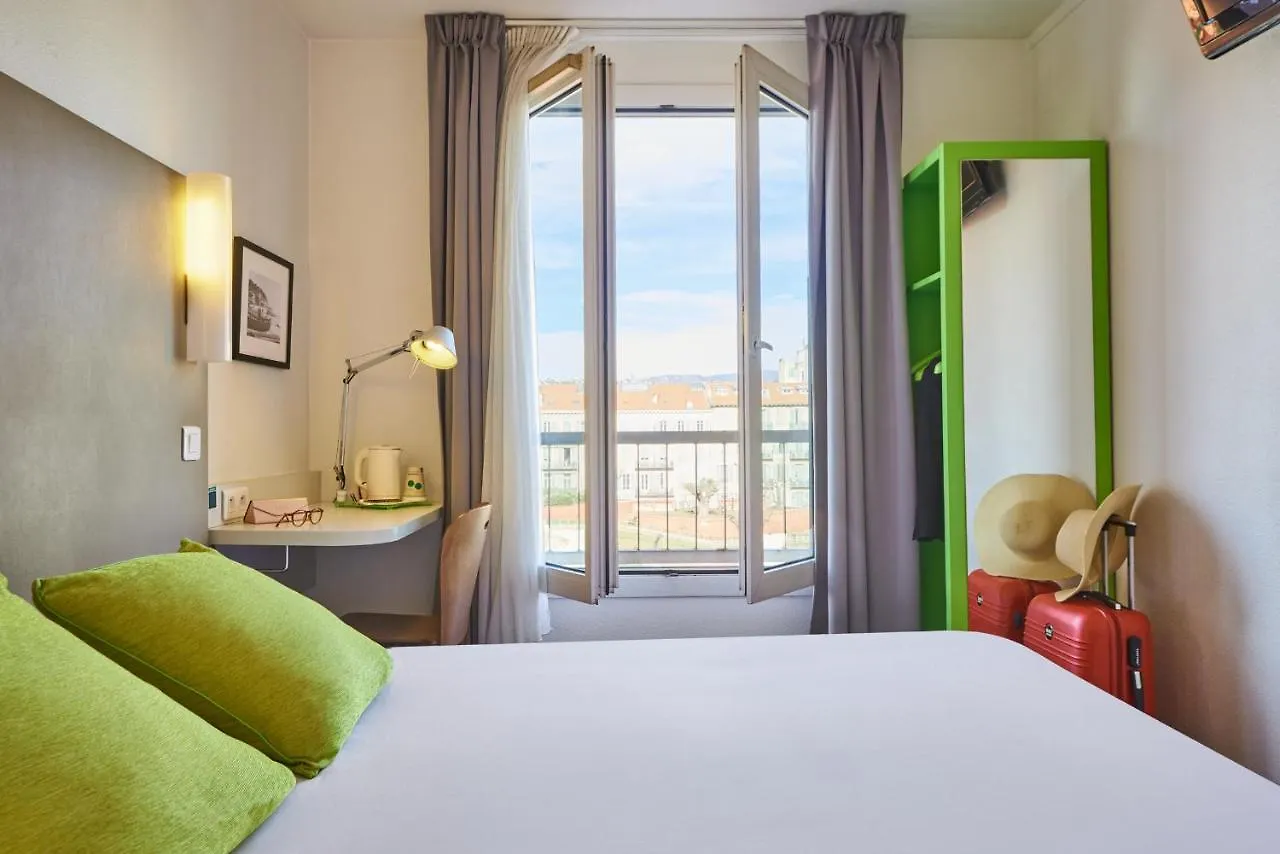 4 Airport Hotels Close to Parc Phoenix in Nice