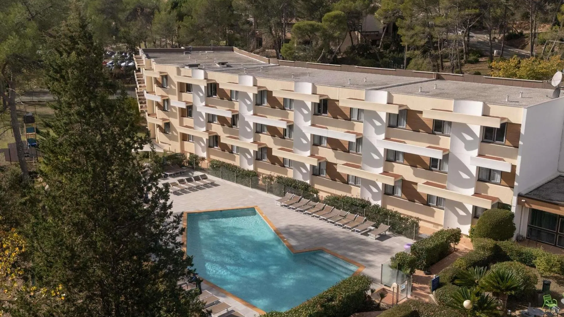 4 Smart Beach Hotels Near Eglise Notre Dame de la Mer Worth Booking