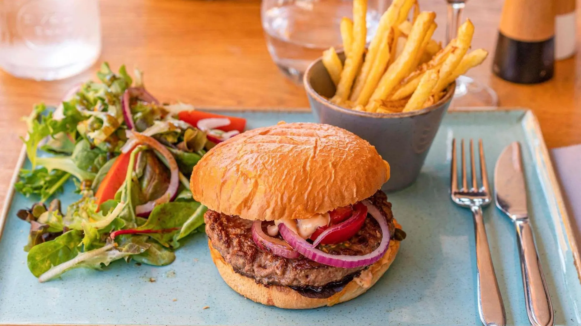 4 Central Hotels Near Rue des Juifs That Deliver on Location