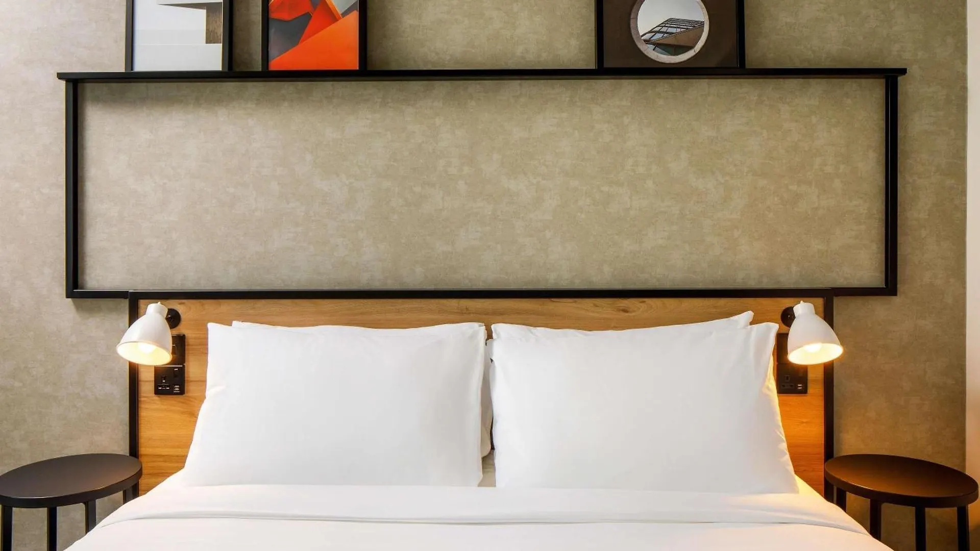 5 Airport Hotels Near Rue des Forges Worth Booking