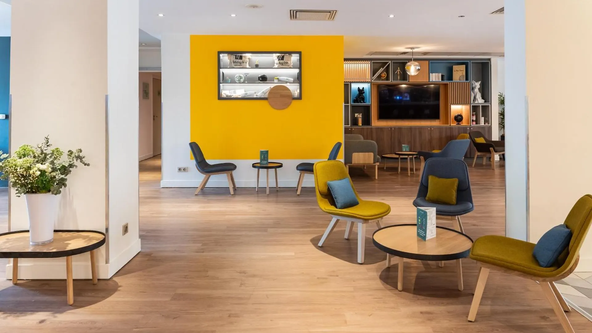 4 Smart 4-Star Hotels Near Maison des Canuts Worth Booking