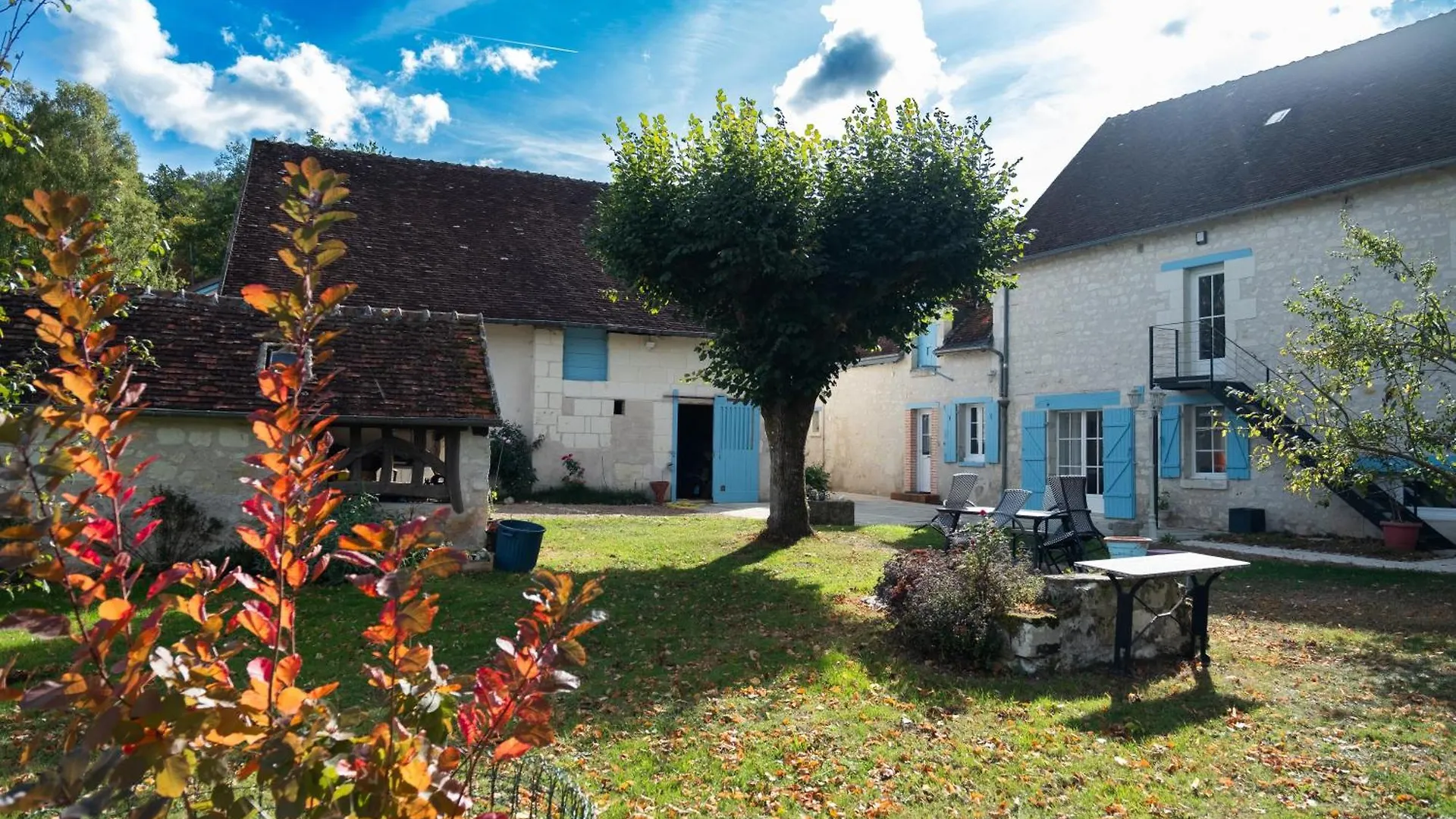 Staying in Centre, France: 9 Family Hotels Compared