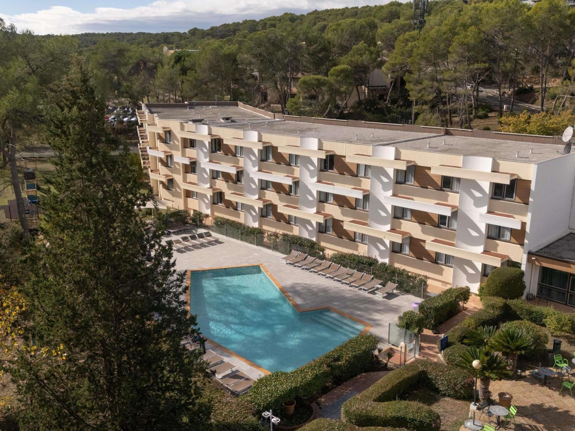 4 Smart Beach Hotels Near Eglise Notre Dame de la Mer Worth Booking