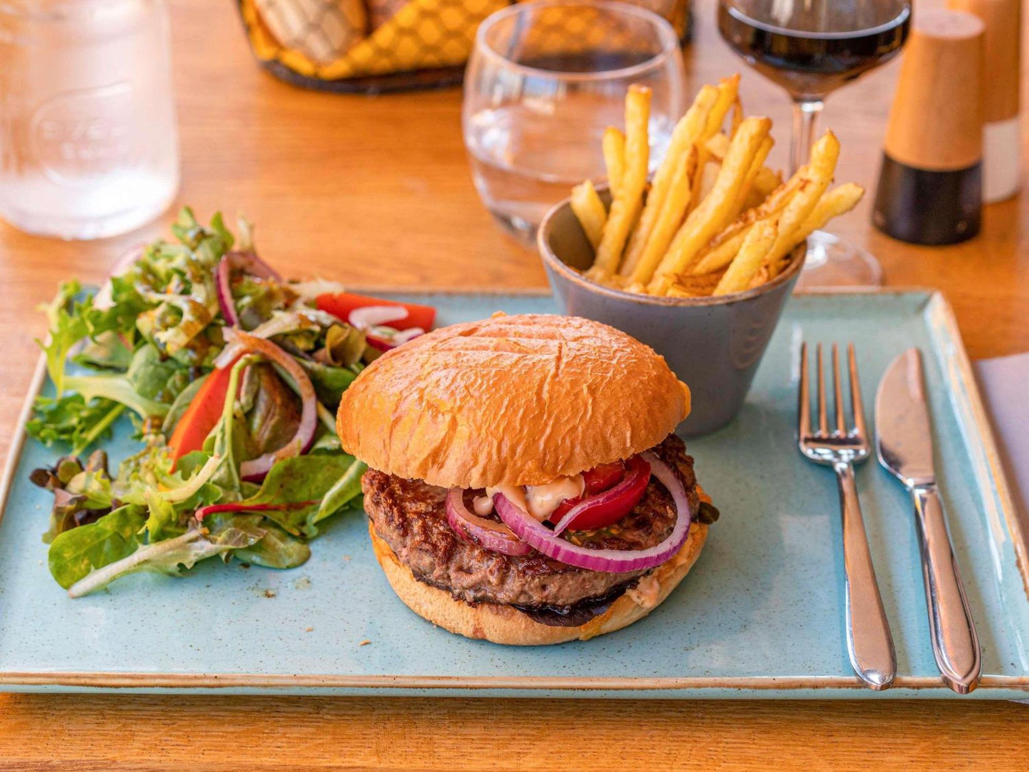 4 Central Hotels Near Rue des Juifs That Deliver on Location
