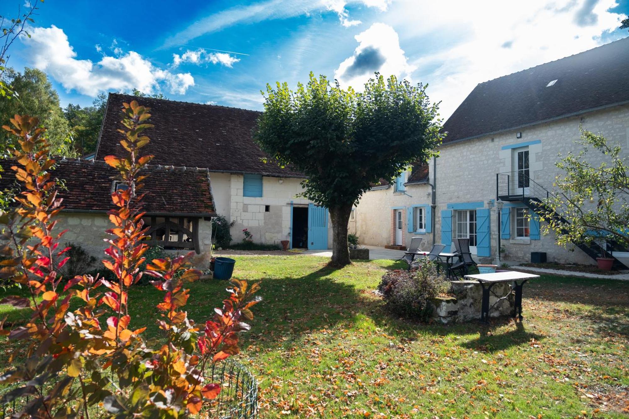 Staying in Centre, France: 9 Family Hotels Compared
